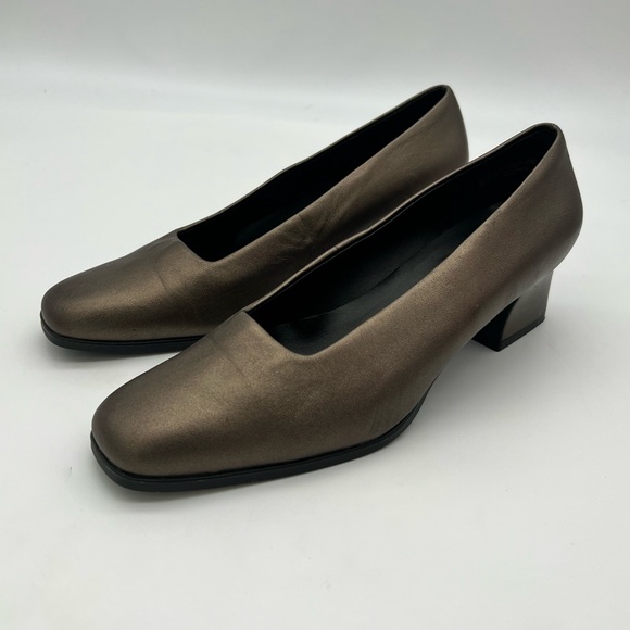 VTG Aerosoles Soft Leather 2” Heels Shoes Size 8.5 NEW NWOB Copper Color No box - Picture 1 of 8